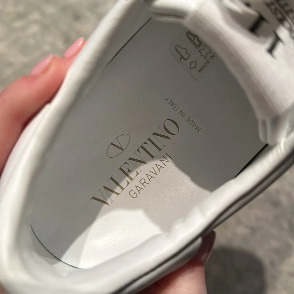 Valentino Garavani Rockstud Sneaker NWOT - Picture 15 of 16